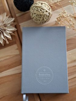 AGENDA BOOKSFLEA EMPASTADA DE CUERO (GRIS CLARO)