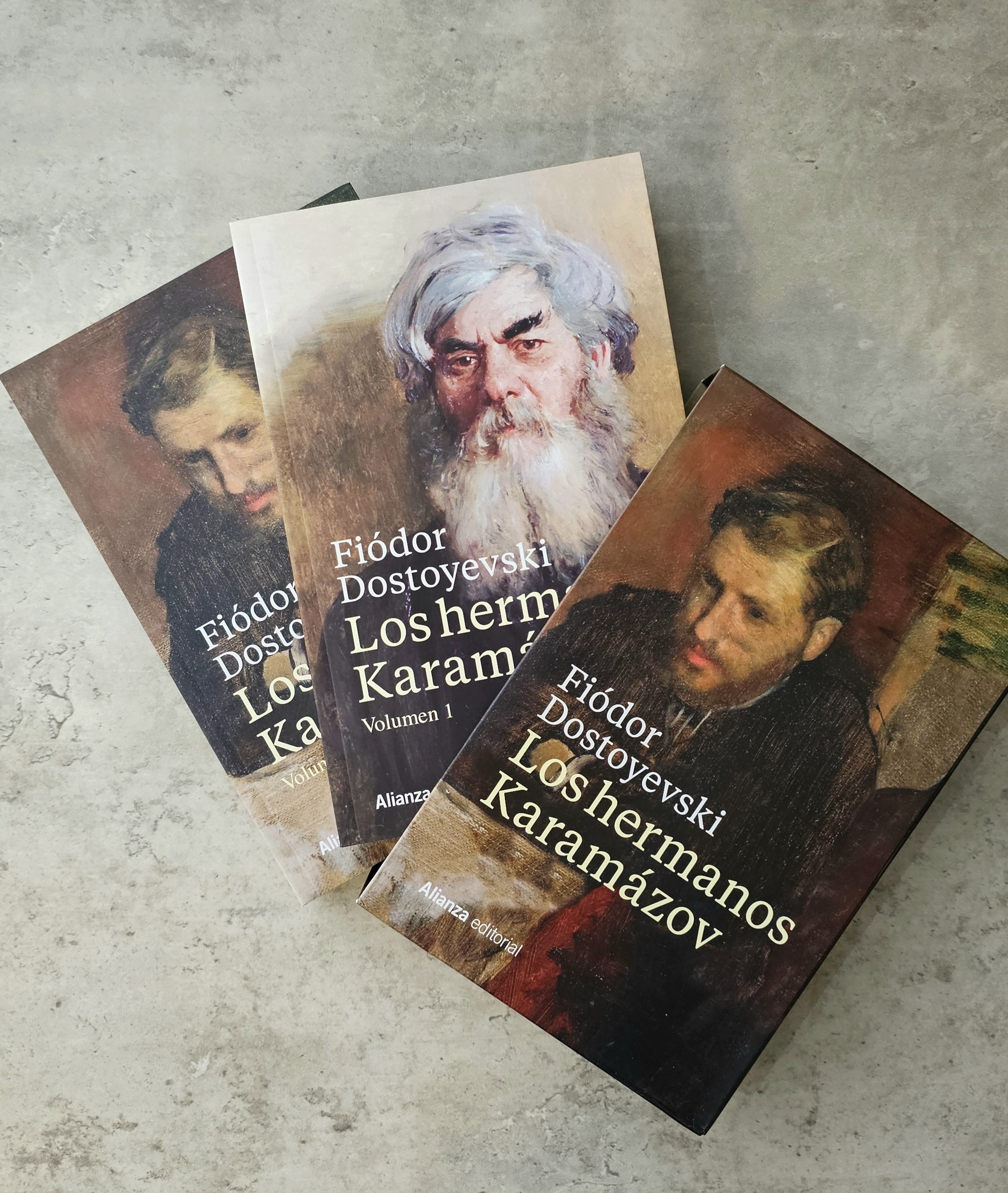 ESTUCHE LOS HERMANOS KARAMÁZOV